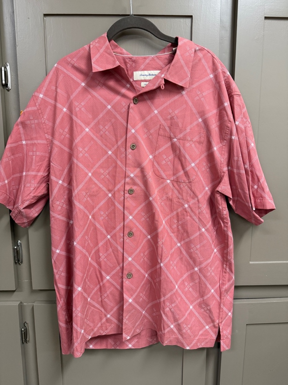Tommy Bahama Coral Pink Short-Sleeve Button-Up Camp Shirt Silk/Cotton Blend NICE
